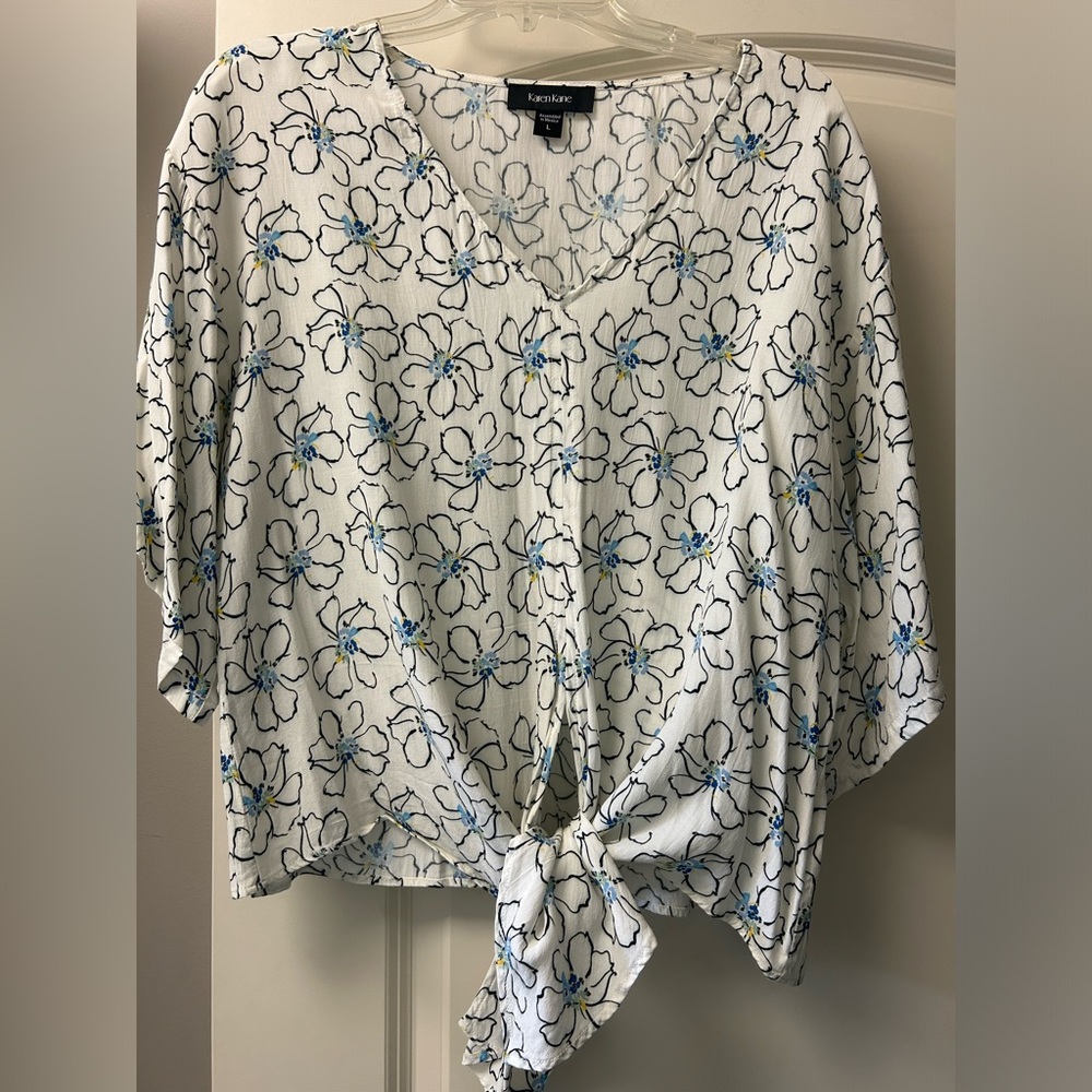 Karen Kane Tie-Front Floral Top - Large